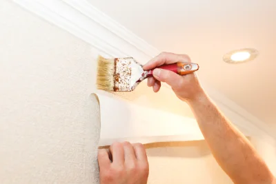 Pose de papier peint à Sablet — revêtements muraux et toiles de verre